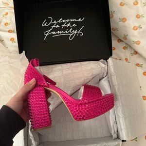 D’Amelio Footwear mayvinaa